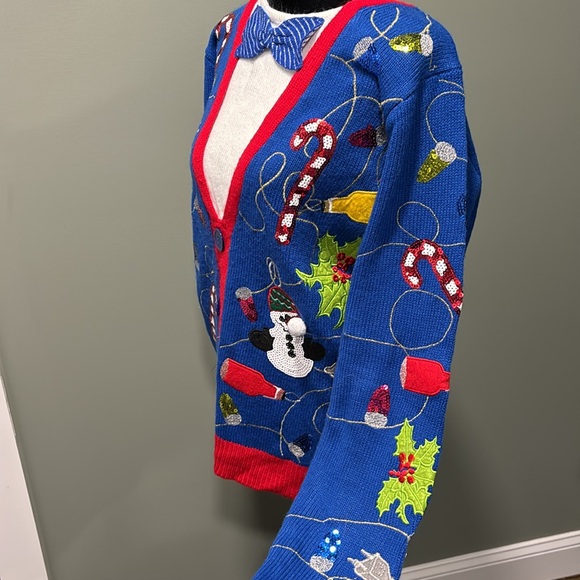 Christmas Sweater party- Medium - Picture 2 of 3